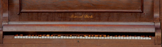 sd-clip-piano81